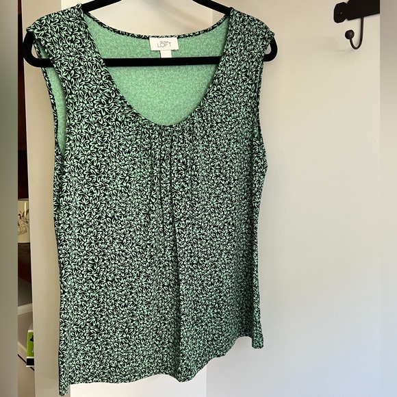 EUC Ann Taylor LOFT tank - abstract design- size Large - Picture 1 of 2